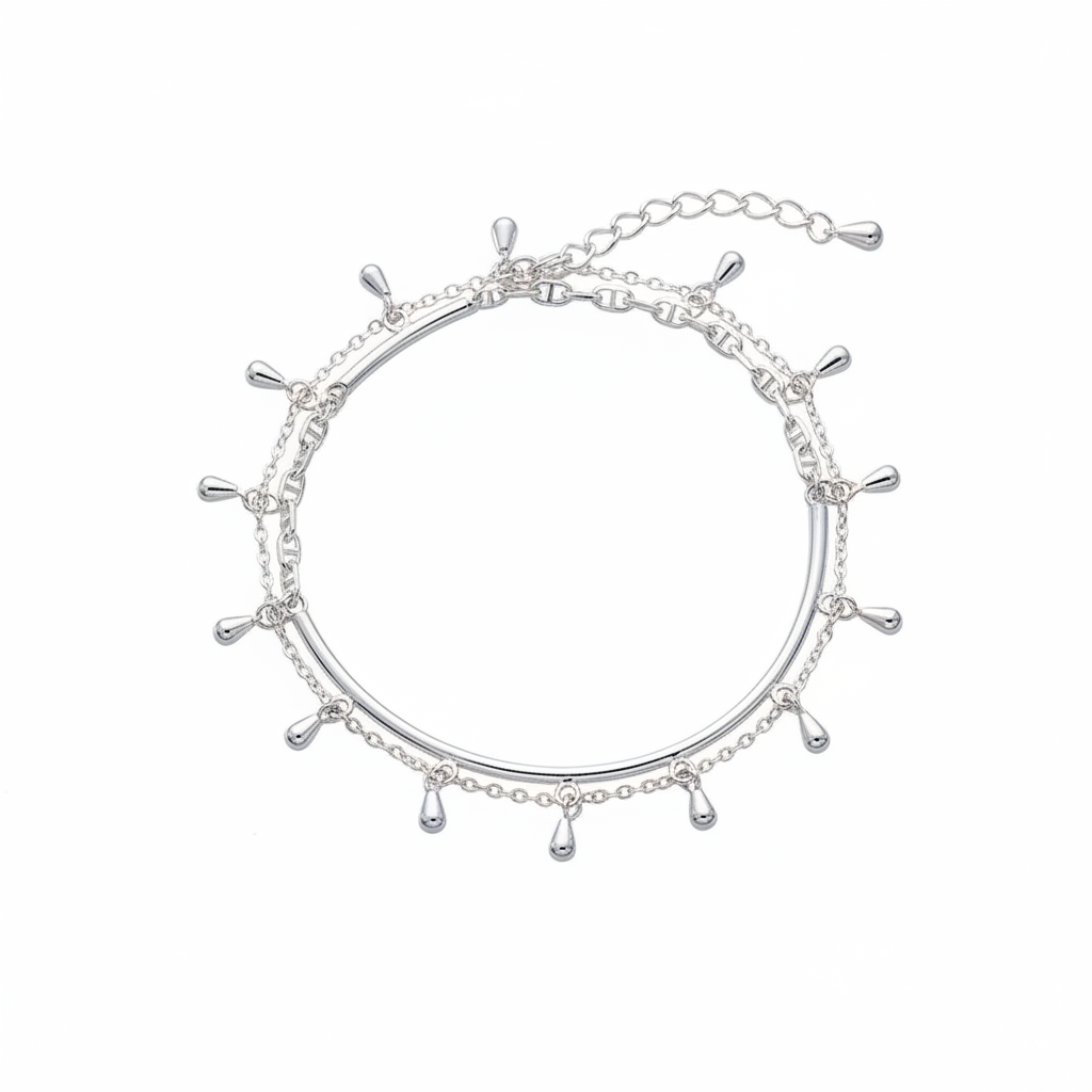 Dubbele zilveren armband witte achtergrond