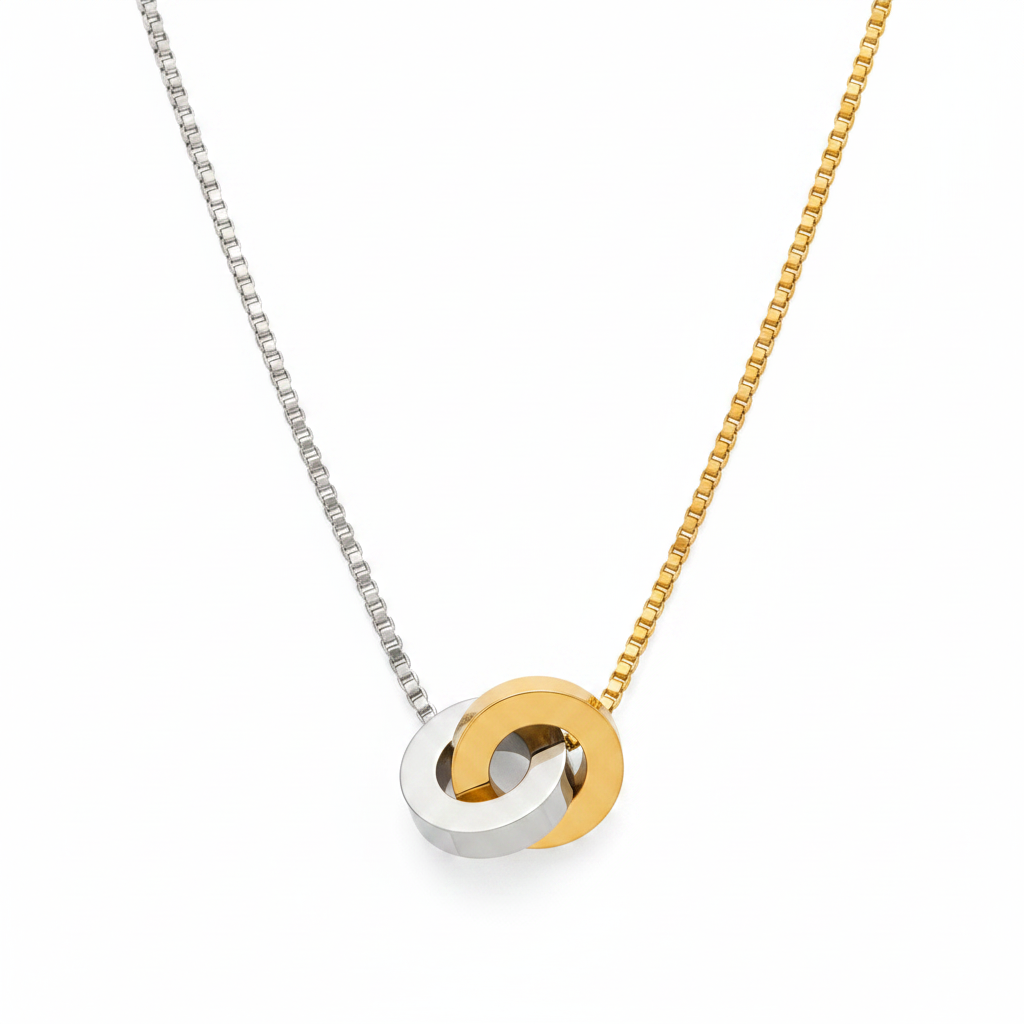 Kruisketting witte achtergrond