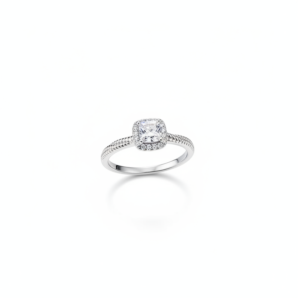 Zilveren Zirkonia Ring puur witte achtergrond